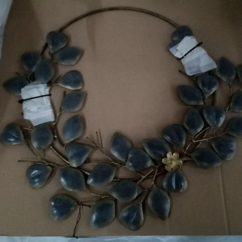BOX CONTAINING 6 BRAND NEW GOLDEN LEAVE WREATH