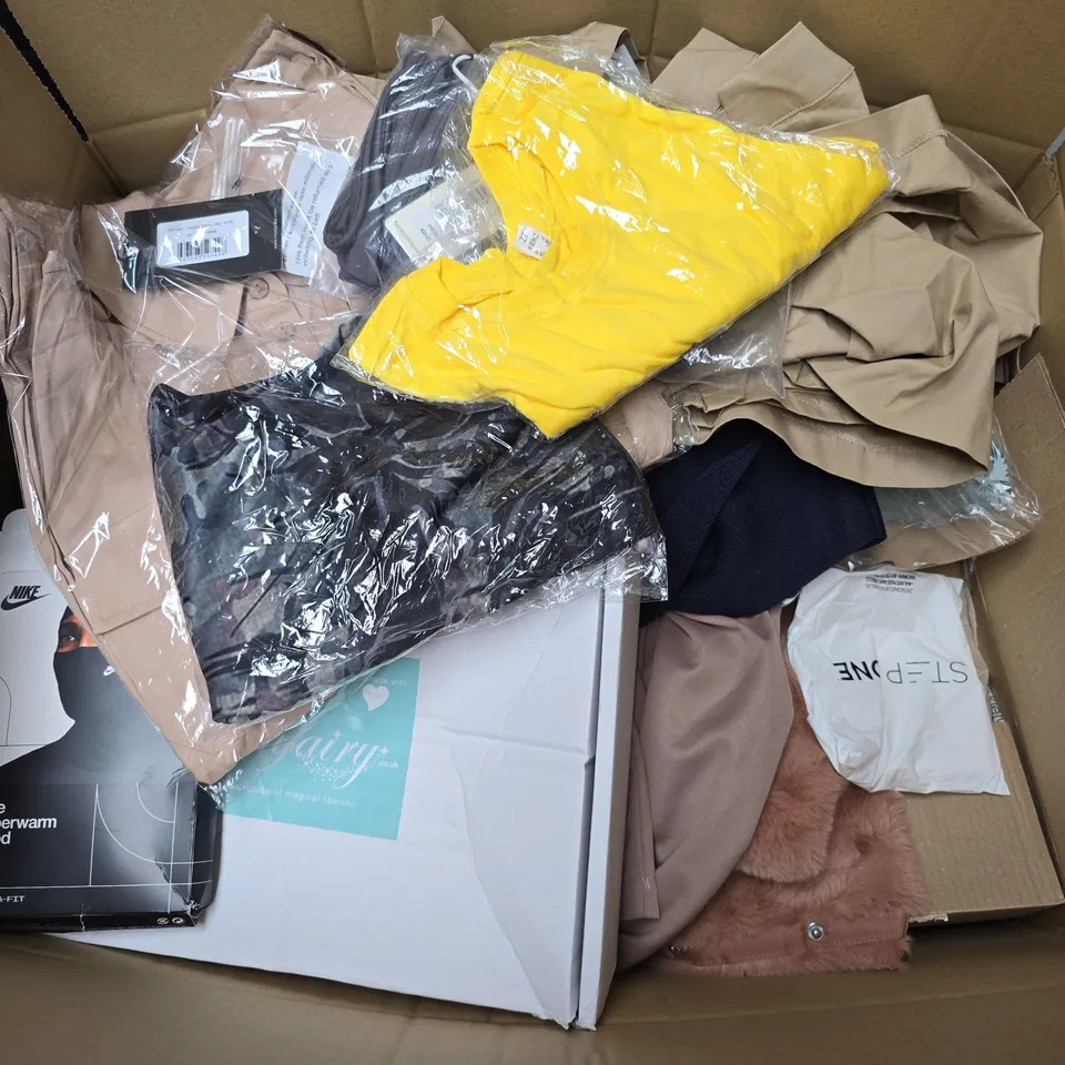 LARGE BOX OF APPROXIMATELY 20 ASSORTED CLOTHING ITEMS IN VARIOUS SIZES, STYLES AND COLOURS