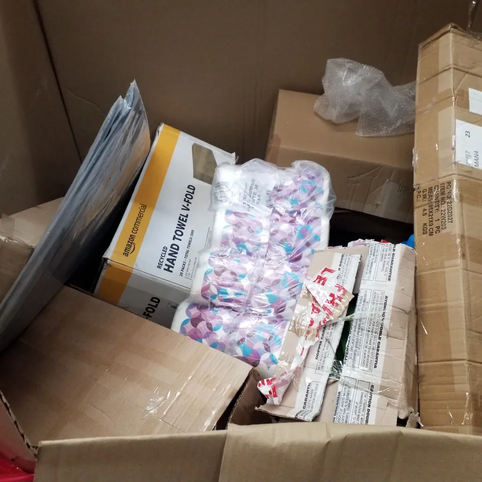 PALLET OF ASSORTED PRODUCTS INCLUDING AIR FRYER, VACUUM CLEANER, DEWALT SHOP VAC, KITCHEN ROLL