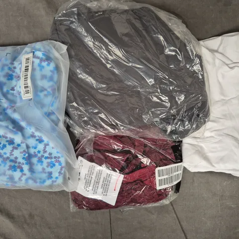 BOX OF APPROXIMATELY 20 ASSORTED CLOTHING AND FASHION ITEMS IN VARIOUS STYLES, SIZES, AND COLOURS - COLLECTION ONLY