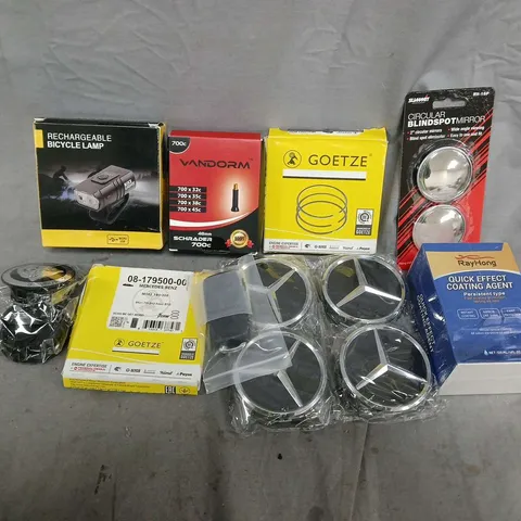 APPROXIMATELY 10 ASSORTED VEHICLE PARTS & ACCESSORIES TO INCLUDE CAR BADGES, BLINDSPOT MIRROR, VANDORM SCHRADER 700C, ETC
