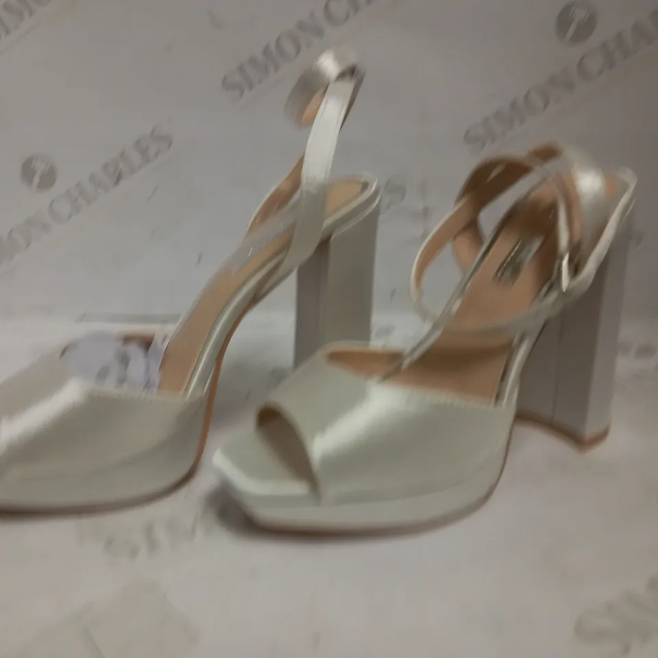 BE MINE VANYAA BRIDAL STYLE WHITE SATIN HEELS IN UK SIZE 3