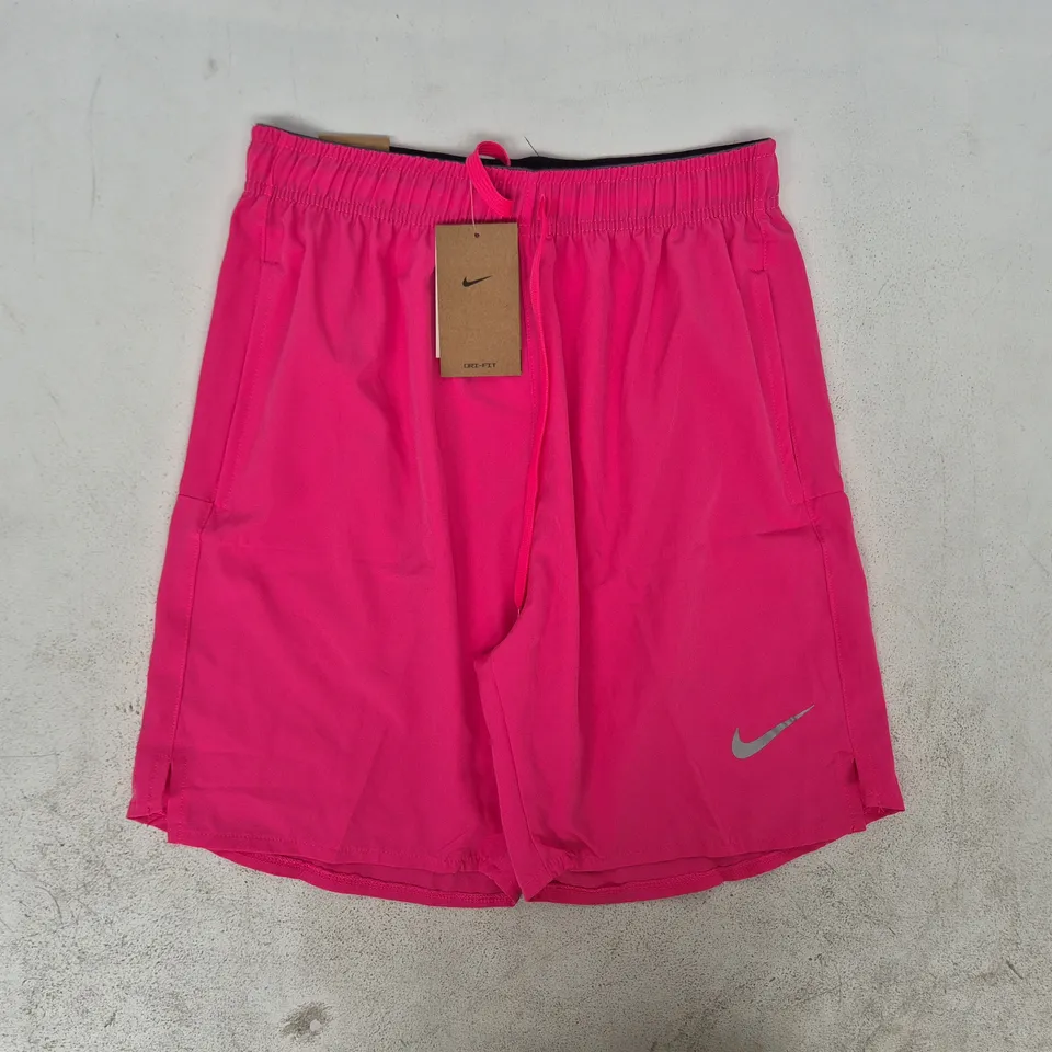 NIKE MEN'S STANDARD FIT 5" LENGTH SHORTS IN PINK SIZE MEDIUM