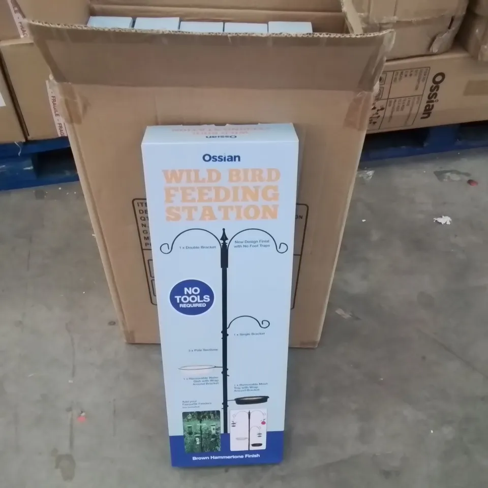 BOX CONTAINING APPROXIMATELY 6 BRAND NEW BOXED OSSIAN BIRD FEEDERS