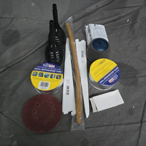 APPROXIMATELY 15 ASSORTED HOUSEHOLD ITEMS TO INCLUDE BUTYL WATERPROOF TAPE, 320MM WALL BRACKET, MINI OUTDOOR SOLAR LIGHTS, ETC