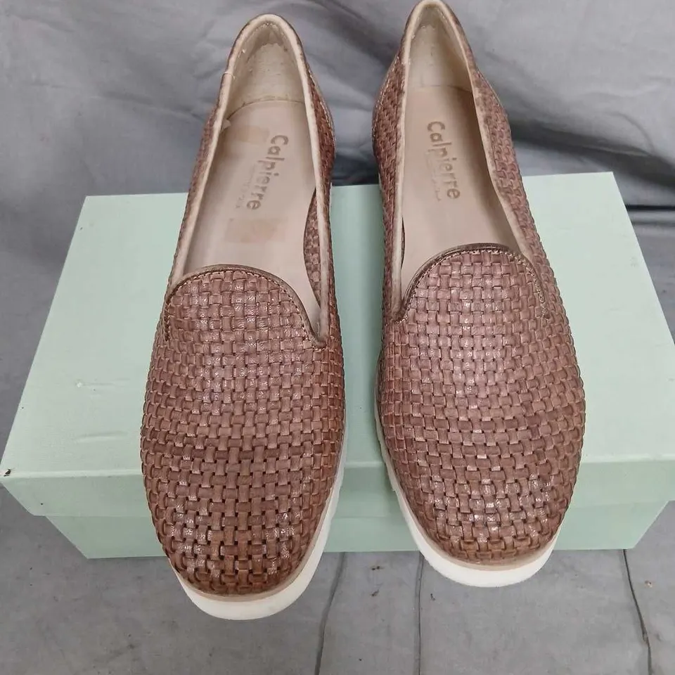 CALPIERRE DESIGNER SHOES – BROWN WOVEN SLIP-ON LOAFERS (DL16 40) 