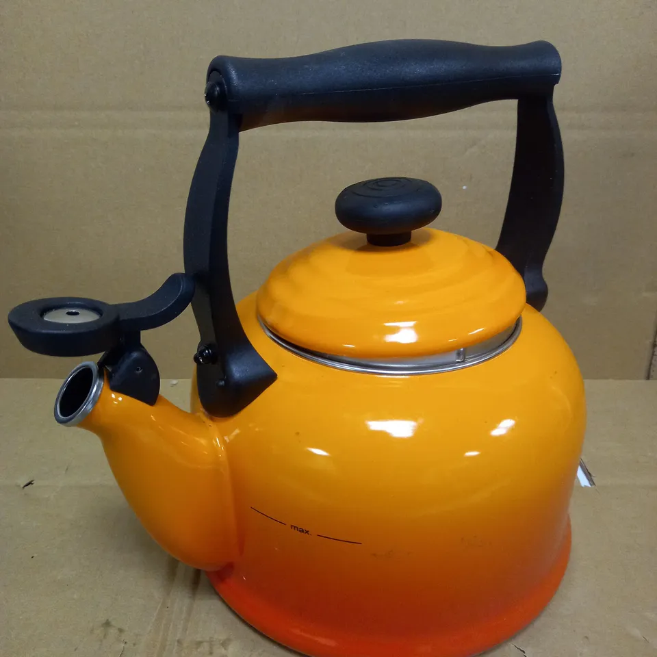 LE CREUSET STOVE KETTLE 2.1L