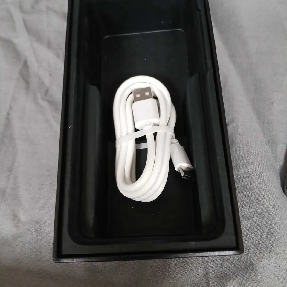 SAMSUNG GALAXY S20 SMARTPHONE – SM-G980F/DS – BOXED WITH USB-C CABLE