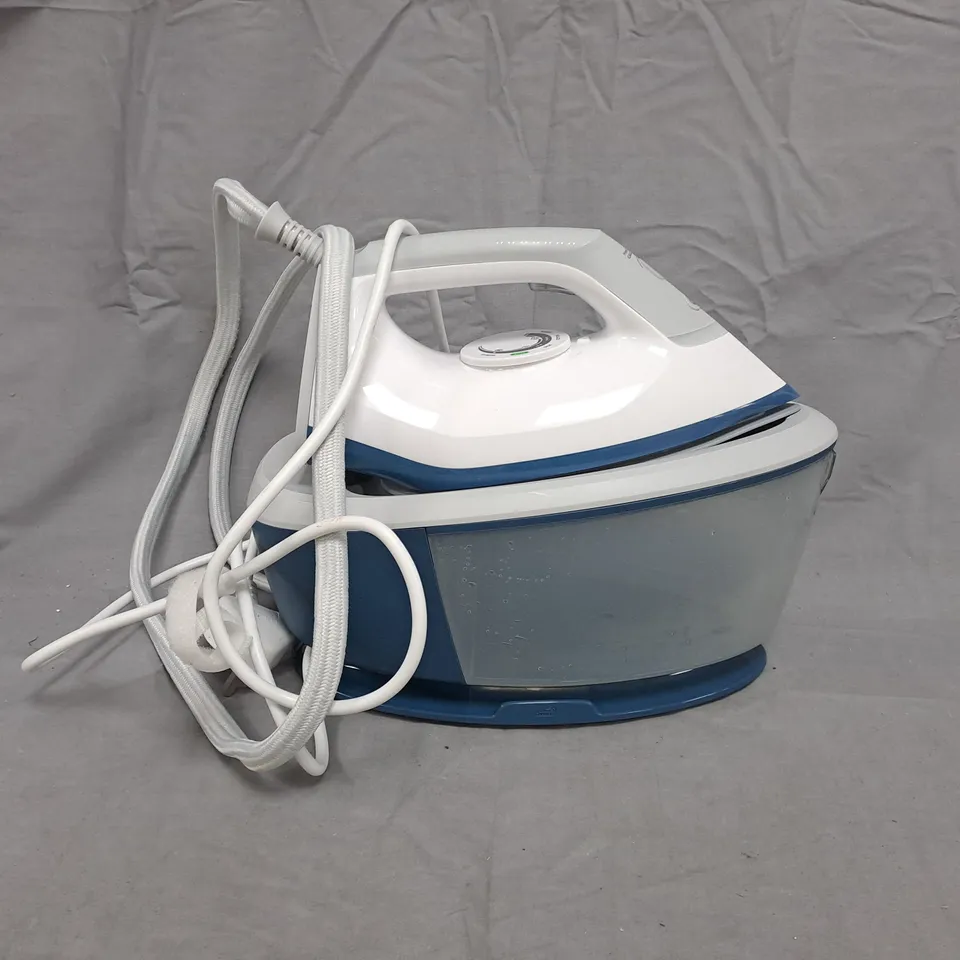 BOXED PHILIPS 2000 SERIES STEAM GENERATOR IRON