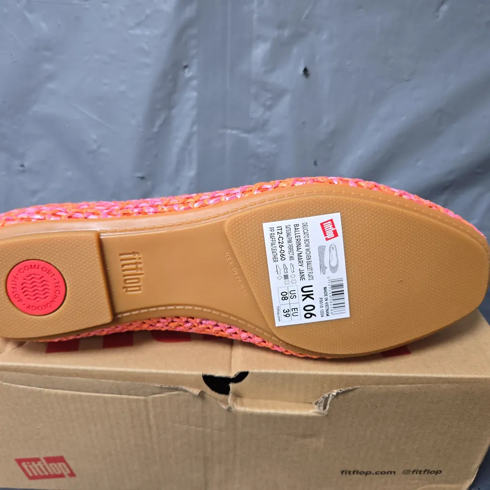 BOXED PAIR OF FITFLOP DELICATO BOWWOVEN BALLET FLATS IN SATSUMA/PINK - UK 6