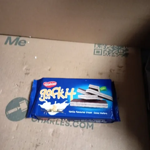  BOX OF APPROXIMATELY 20 PACKS OF GOFKIT VANILLA FLAVOURED CREAM COCOA WAFERS SNACK BAR