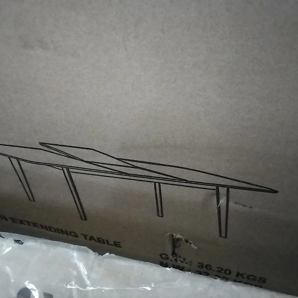 BOXED KENSINGTON EXTENDABLE DINING TABLE WALNUT 
