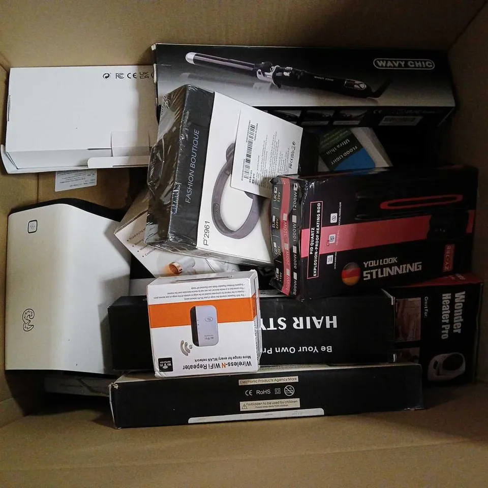 BOX OF APPOXIMATELY 15 ASSORTED ITEMS TO INCLUDE - HAIR DRYER , WIFI REPEATER , HAIR STYLING COMB ETC