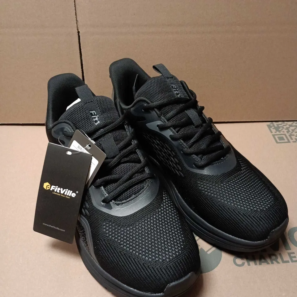 PAIR OF FITVILLE CLOUD STRIDER V3 TRAINERS - 11