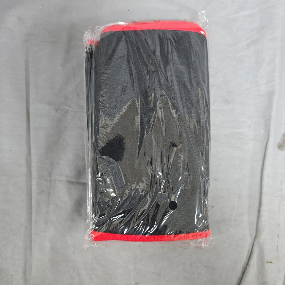 APPROXIMATELY 70 BACK/WAIST SUPPORT BELTS IN BLACK - COLLECTION ONLY