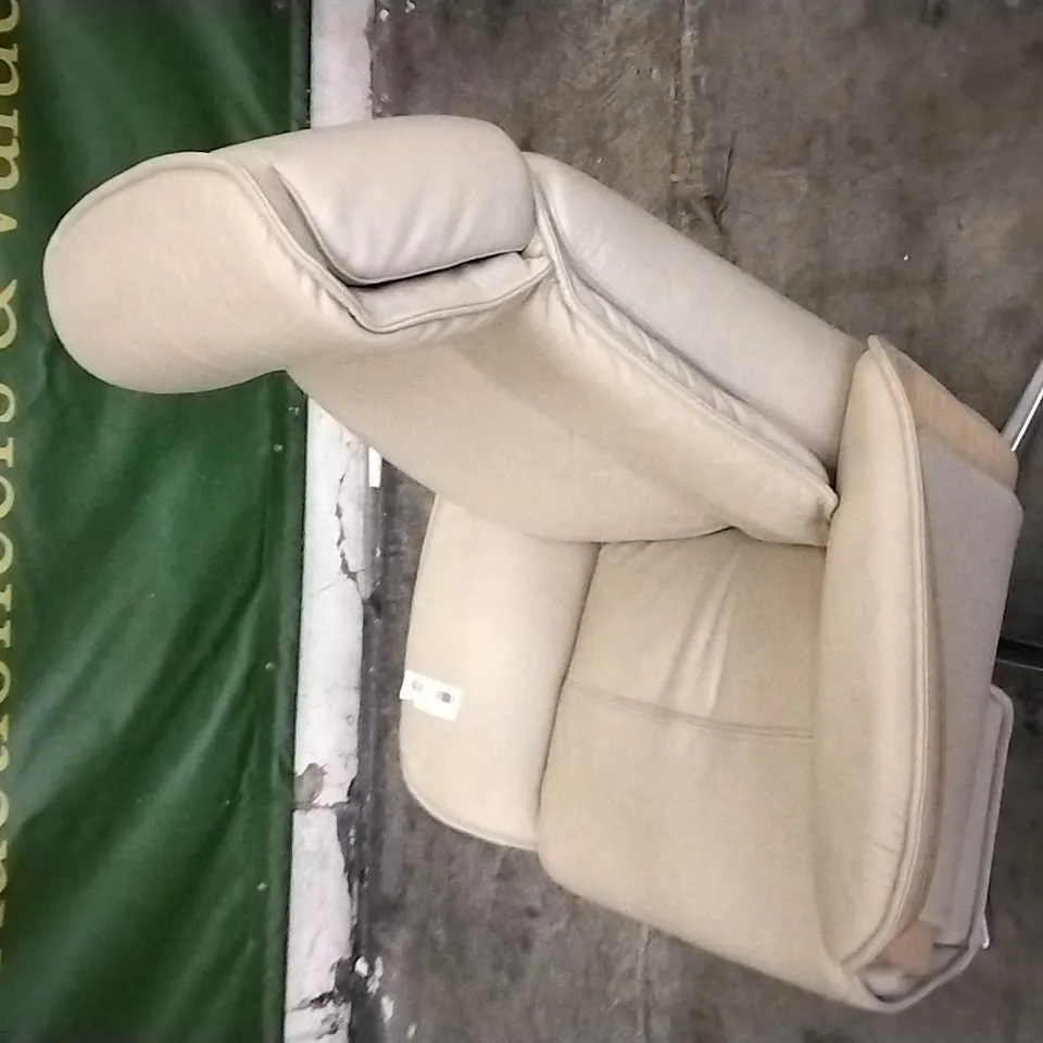 QUALITY BRITISH DESIGNED & MANUFACTURED G PLAN CREAM LEATHER SWIVEL ARMCHAIR