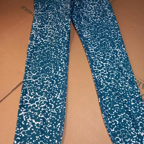 UNDER ARMOUR GREEN PRINT FITNESS LEGGINGS - MEDIUM