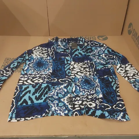 BOX CONTAINING APPROXIMATELY 35x BRAND NEW JD WILLIAMS BLUE SCARF PRINT SHIRTS - SIZE 16