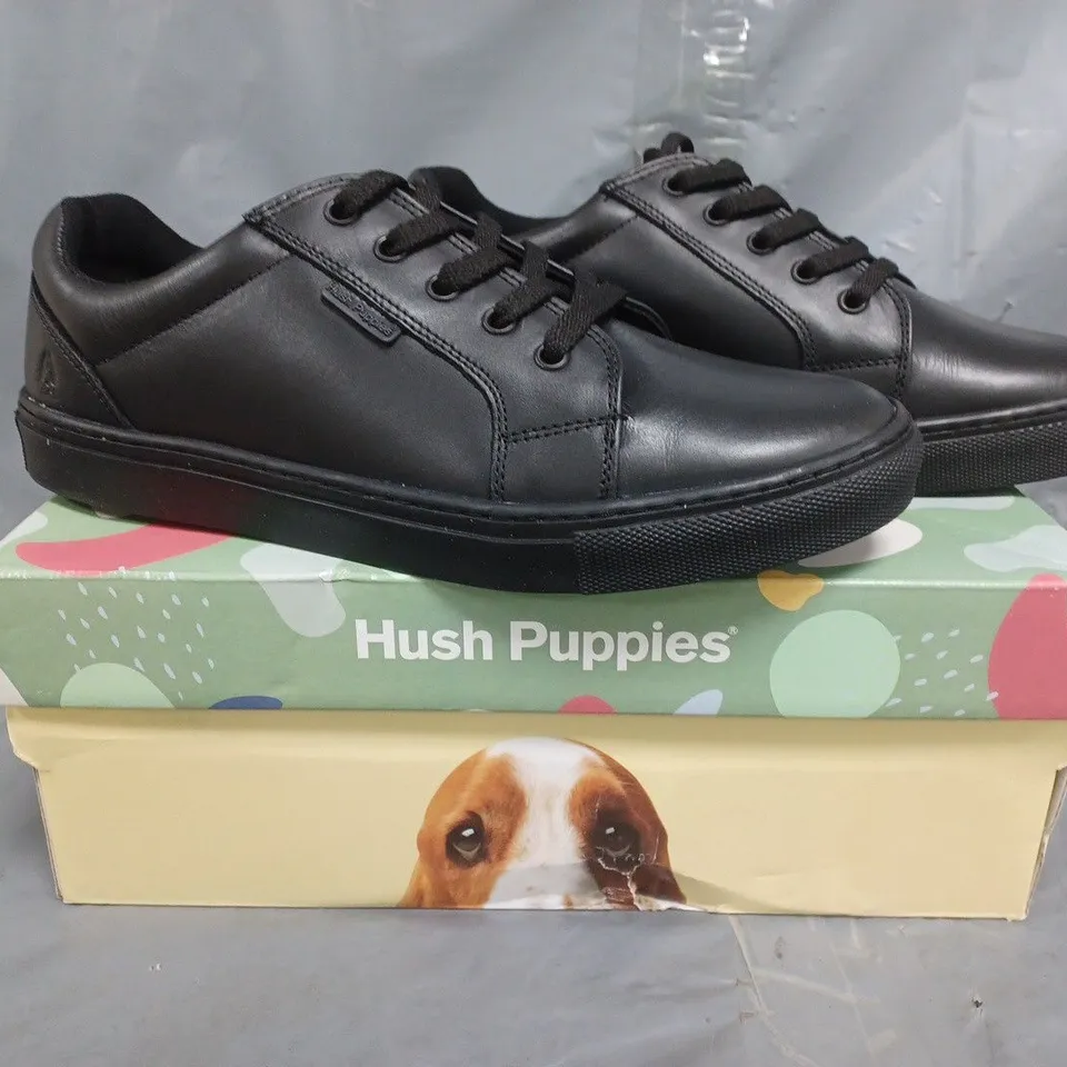 BOXED PAIR OF HUSH PUPPIES LACE UP SHOES IN BLACK SIZE UK 6