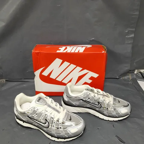 BOXED PAIR OF NIKE P-6000 MENS UK 6 TRAINERS 