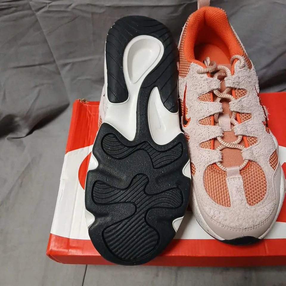 NIKE WOMEN’S SNEAKER – PINK/ORANGE MESH & SUEDE, UK5 (EU 38.5)
