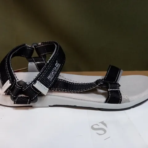 REGATTA LADY SANTA SOL SANDALS SIZE 6