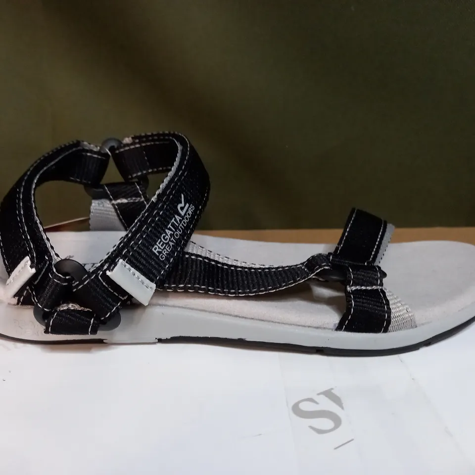 REGATTA LADY SANTA SOL SANDALS SIZE 6