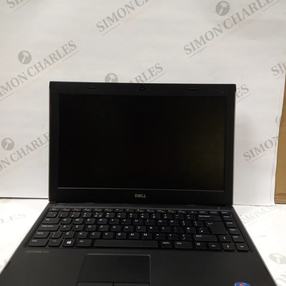 DELL LATITUDE 3330 LAPTOP IN SILVER