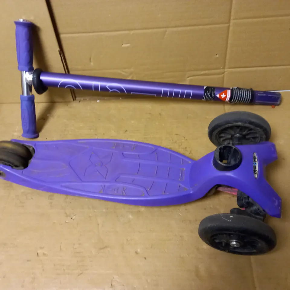 MICRO TRI-WHEEL PURPLE SCOOTER