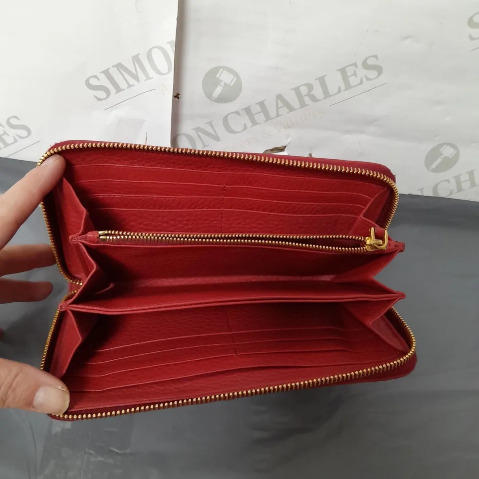 LADIES PRADA RED PURSE 