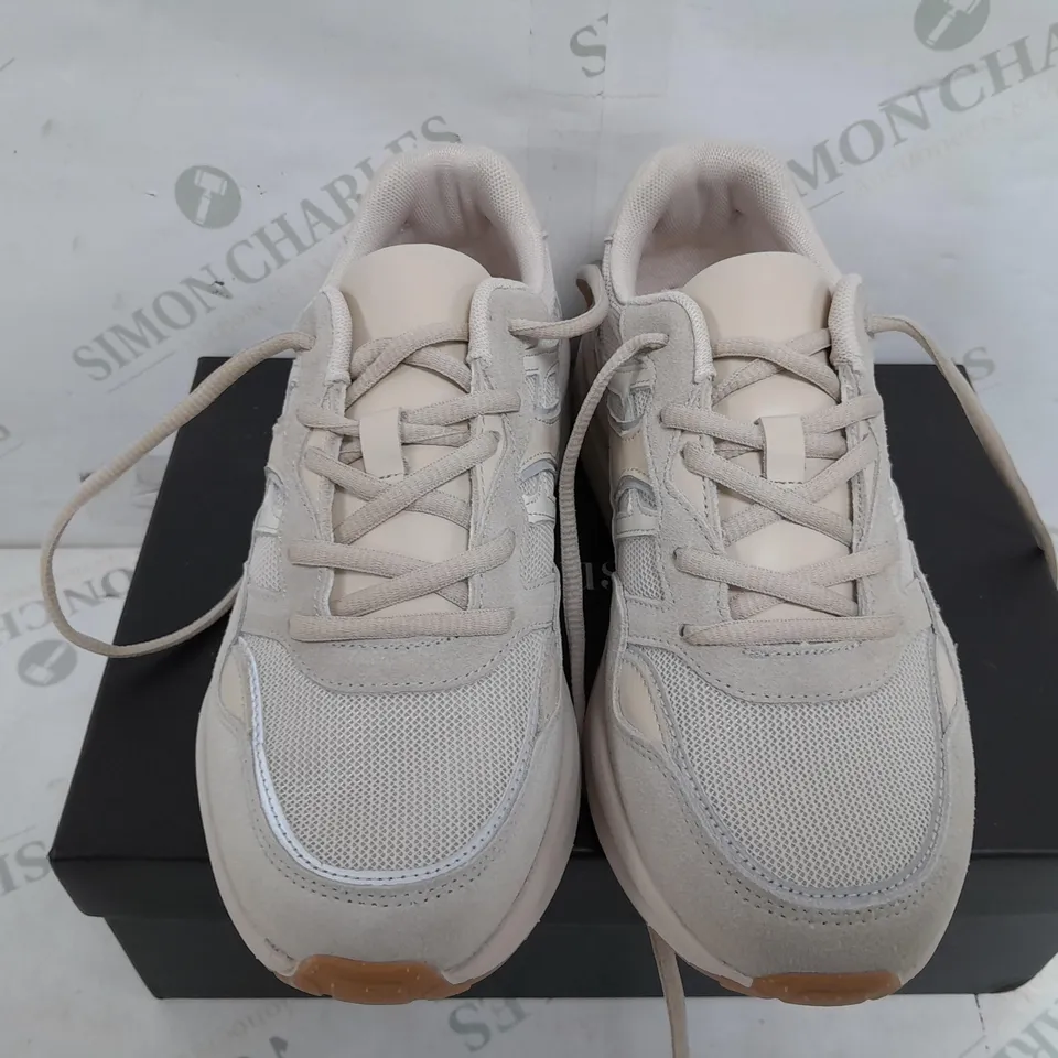 BOXED PAIR OF HUSH CASEY CHUNKY TRAINERS IN STONE - SIZE 39