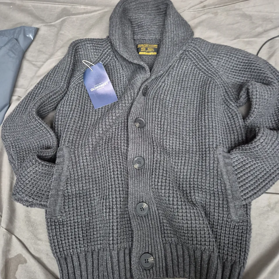 OLDERBEST SUPPLY CO KNIT CARDIGAN, GREY, BUTTON FRONT – MEN'S