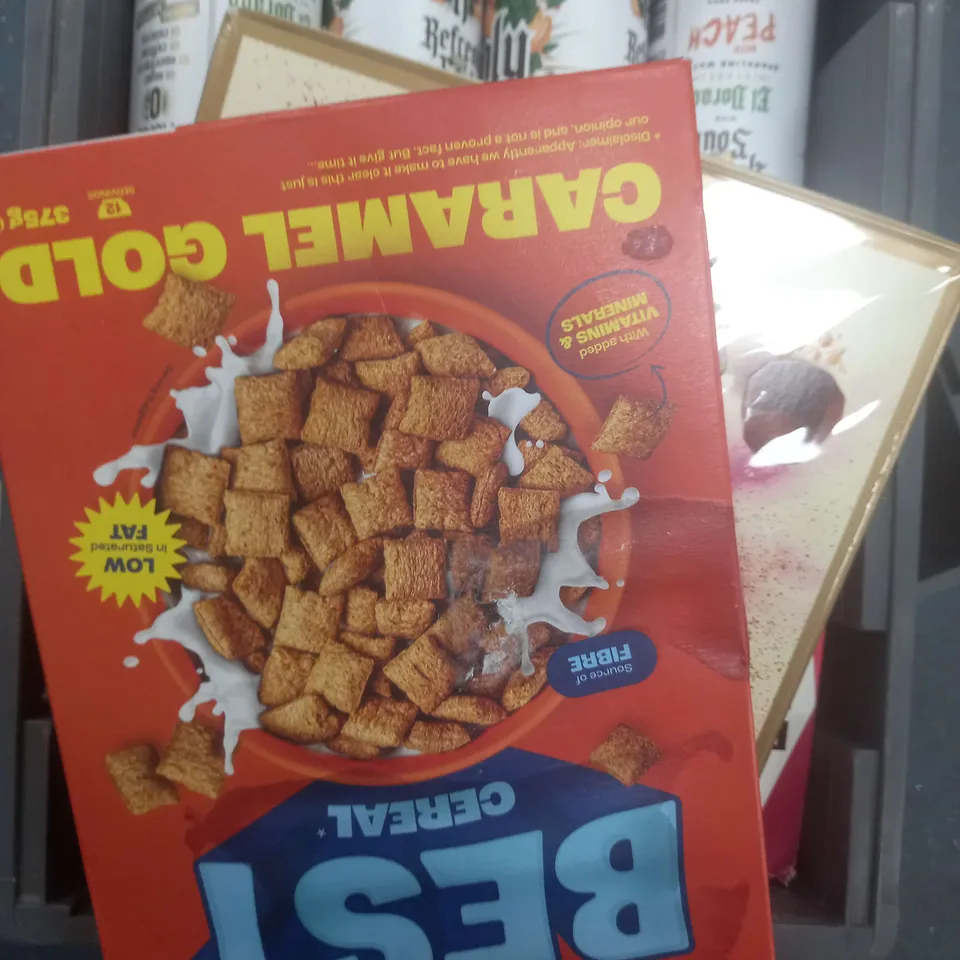 BOX OF APPROXIMATELY 10 ASSORTED ITEMS TO INCLUDE BEST CEREAL, CREATINE, PEACH SPARKLING WATER ETC