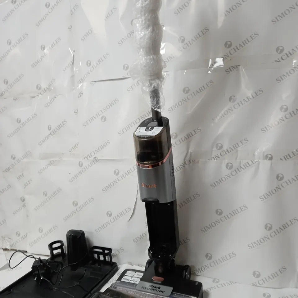 SHARK HYDROVAC CORDLESS 