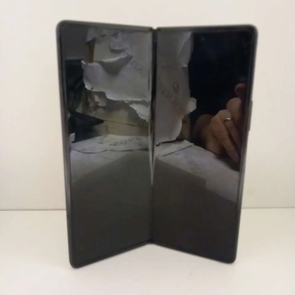 BOXED SAMSUNG GALAXY ZFOLD 2 5G MOBILE PHONE