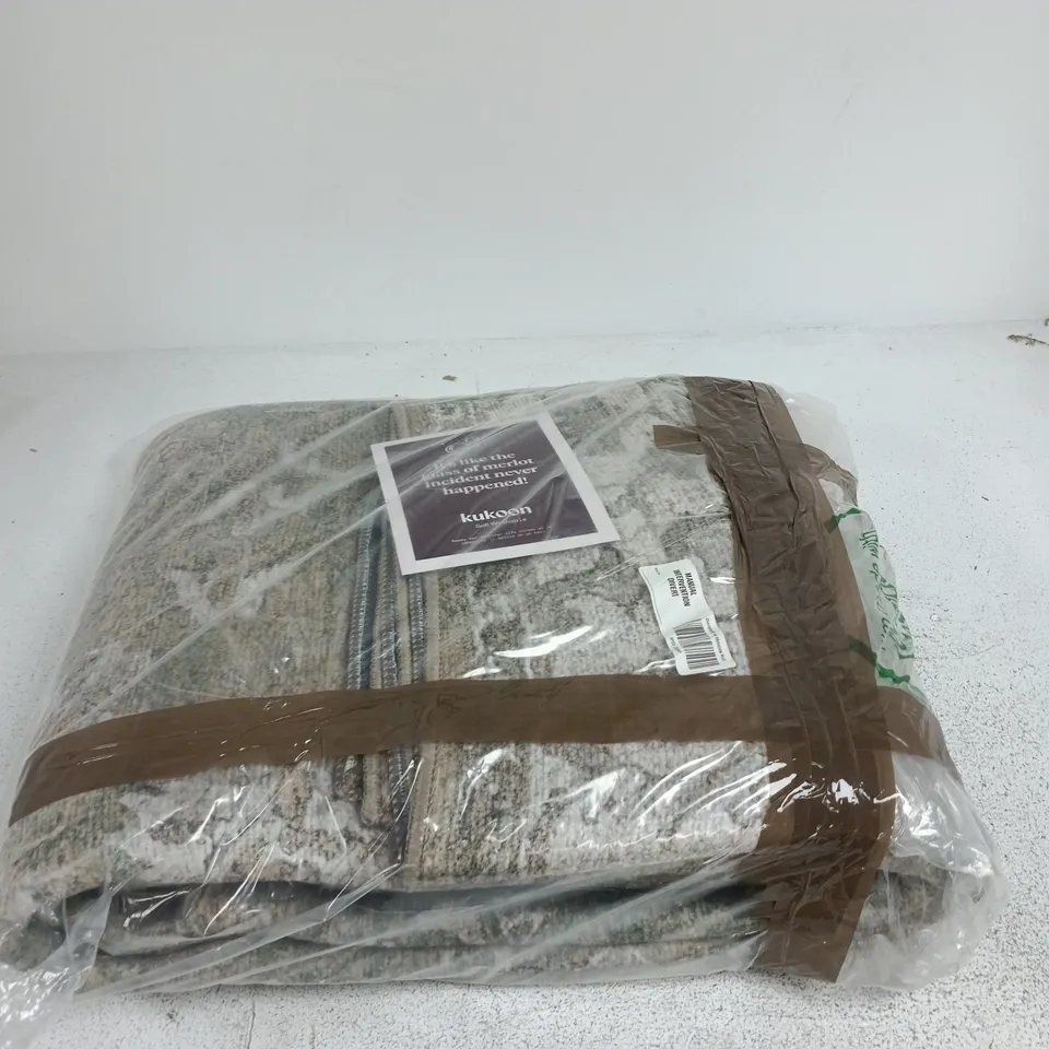 KUKOON SERAPHINA 1960 XL WASHABLE RUG – 240 X 330 CM, MADE WITH RECYCLED PLASTIC
