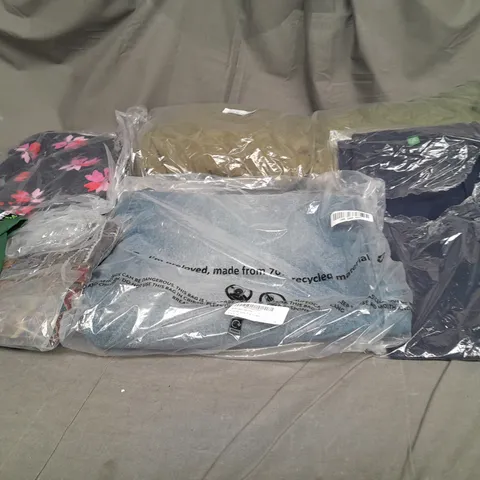 LARGE QAUNTIITY OF ASSORTED CLOTHES IN VARIOUS COLORS AND SIZES TO INCUDED DRESSES, T-SHIRTS , TROUSERS