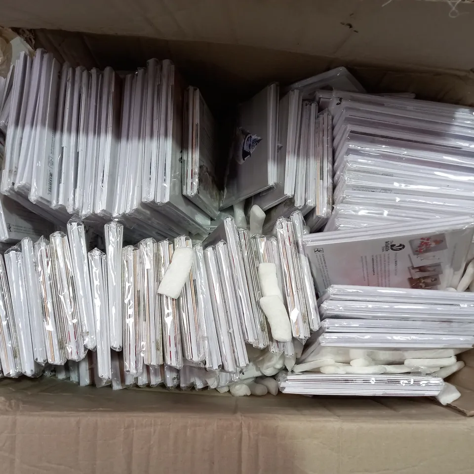 BOX OF A LARGE QUANTITY OF ASSORTED SETS OF THE WILDLIFE TRUSTS ECO FRIENDLY BIRD CARDS