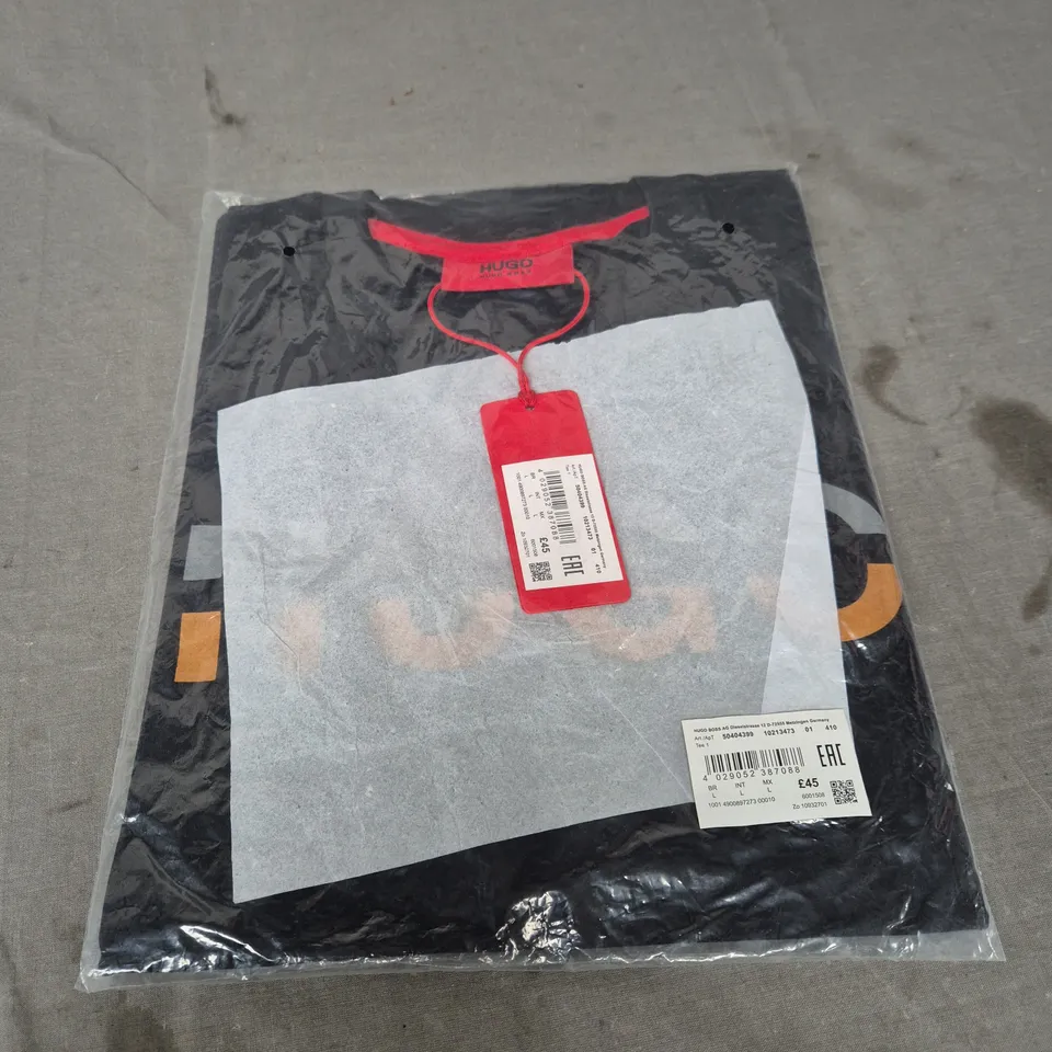 BAGGED HUGO BOSS GRAPHIC TEE SIZE L