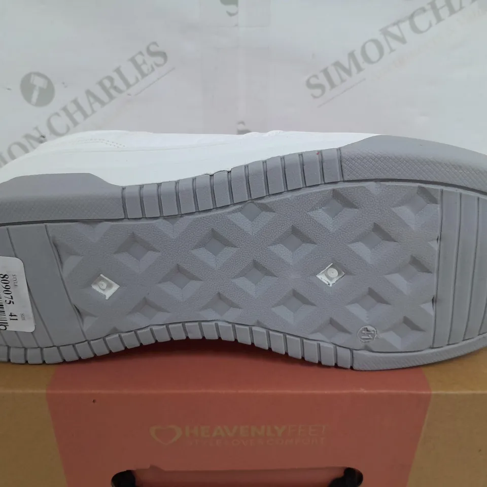 BOXED PAIR OF HEAVENLYFEET EASTIDE TRAINERS IN WHITE - EU 41