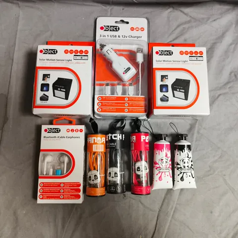 BOX OF APPROXIMATELY 50 ASSORTED HOUSEHOLD ITEMS TO INCLUDE PATCH PANDA USB CABLES, SOLAR MOTION SENSOR LIGHT, ETC