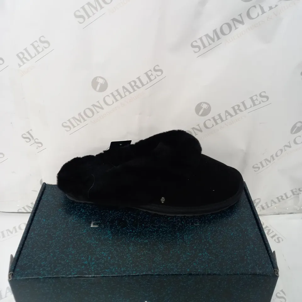 EMU AUSTRALIA "JOLIE" SLIPPERS - UK SIZE 7, BLACK