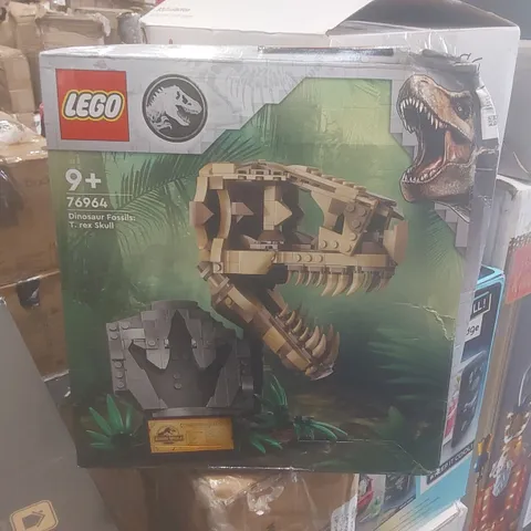 BOXED LEGO DINOSAUR FOSSILS T.REX SKULL 76964