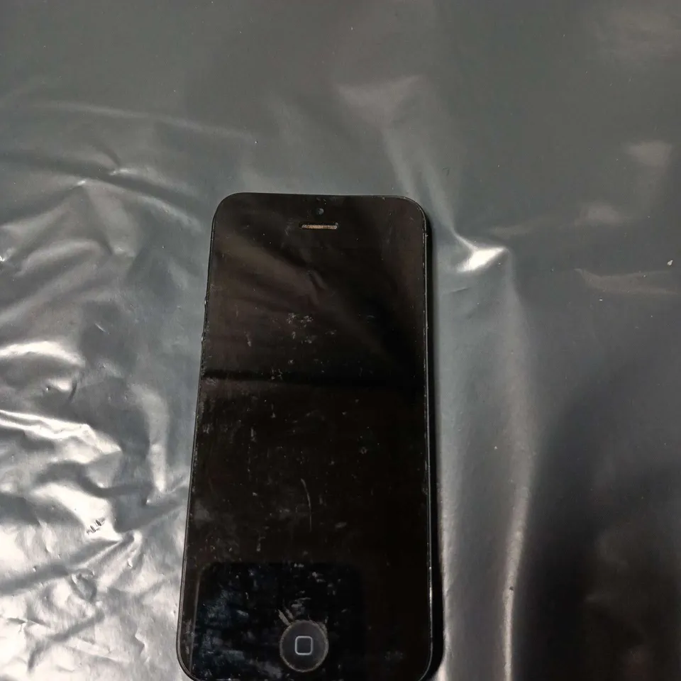 APPLE IPHONE SMARTPHONE – BLACK FRONT