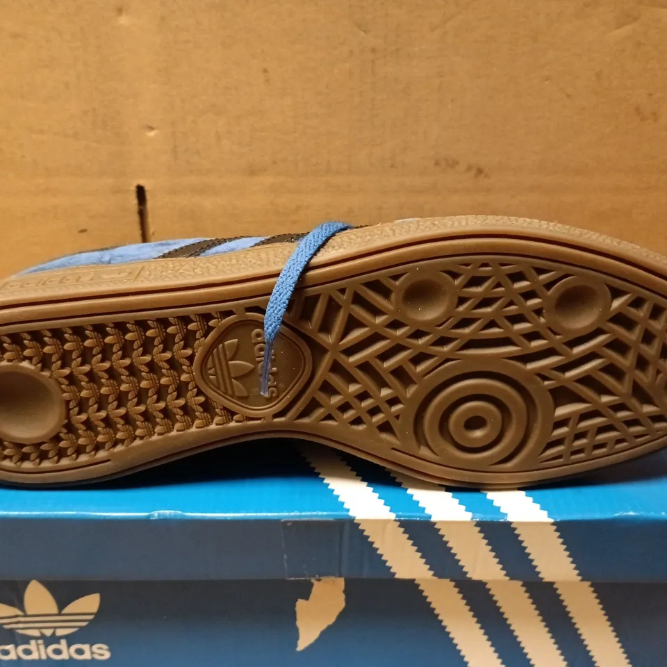 BOXED PAIR OF ADIDAS HANDBALL SPEZIAL TRAINERS IN NAVY - UK 9.5