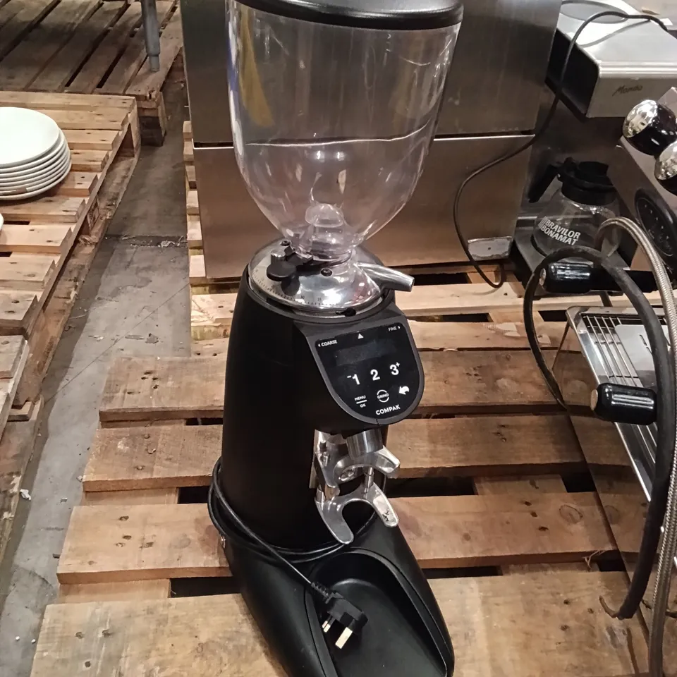 COMPAK E8 ON DEMAND COMMERCIAL COFFEE GRINDER