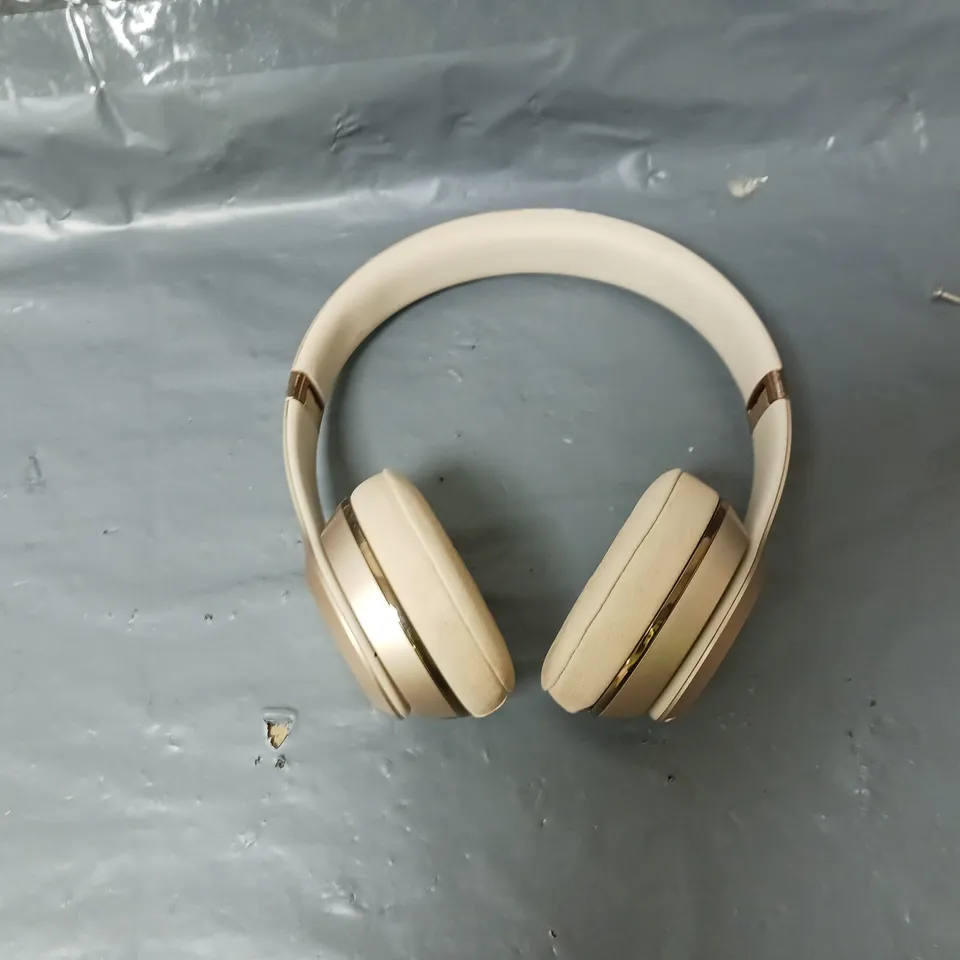 BEATS SOLO 3 WIRELESS HEADPHONES - GOLD 