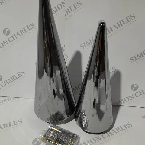 KELLY HOPPEN SET OF 2 INDOOR OUTDOOR PRELIT GLASS DECOR - REFLECTIVE CONES