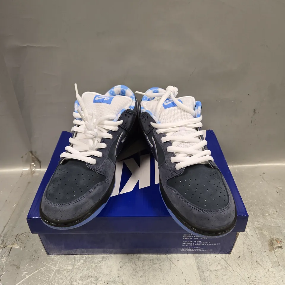 BOXED PAIR OF NIKE DUNK LOW TRAINERS - 10