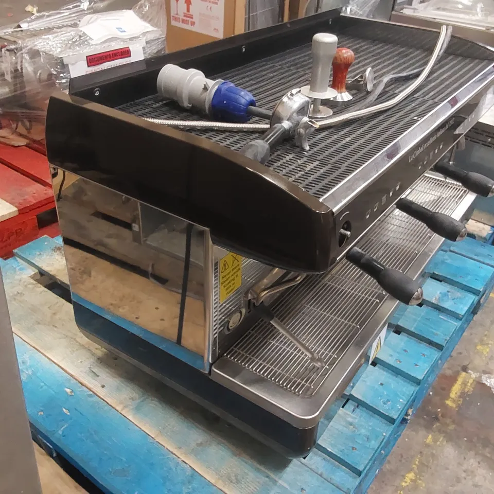 LA CIMBALI M34 COMMERCIAL 3 GROUP COFFEE MACHINE WITH ACCESSORIES